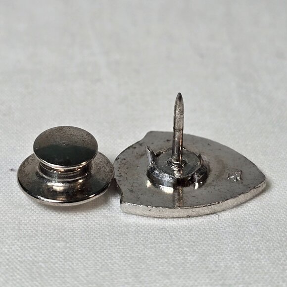 Amway Sales Consistency Lapel Pin Vintage Shield Award Pinback Tie Tack Business - Picture 5 of 10